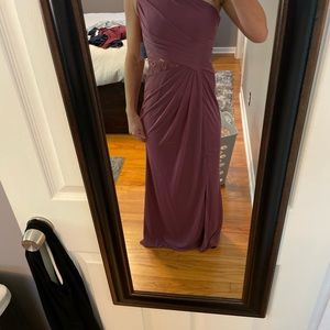 David’s bridal single shoulder bridesmaid dress size 4 color chianti NEVER WORN